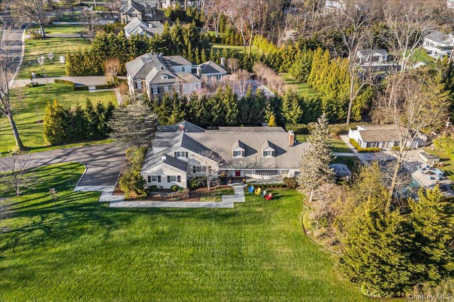 100 Elderfields RD, Manhasset, NY 11030