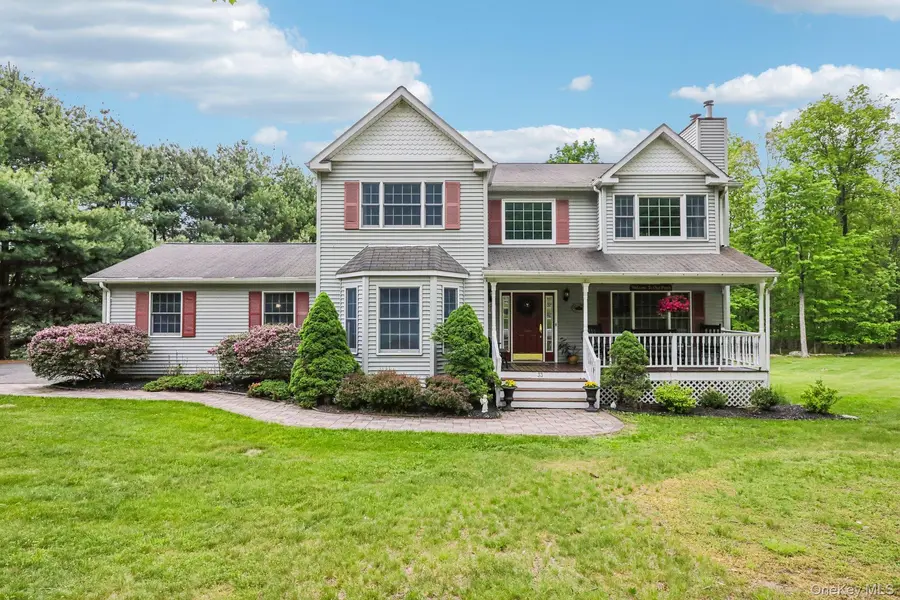 33 Sutherland DR, Highland Mills, NY 10930