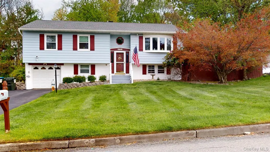 19 Congress DR, Washingtonville, NY 10992