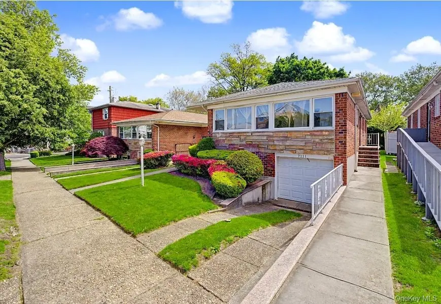71-11 169th ST, Fresh Meadows, NY 11365