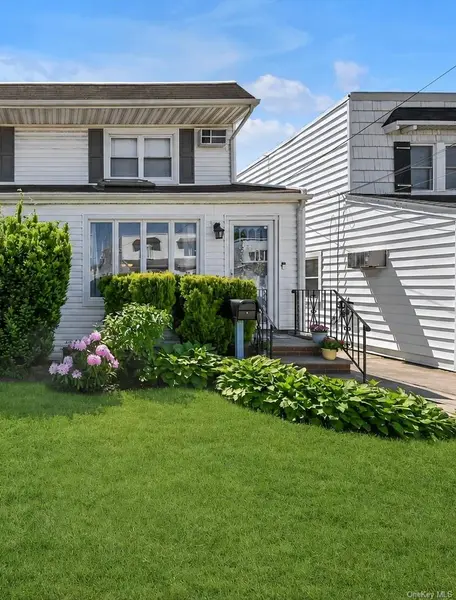 200-10 33rd AVE, Bayside, NY 11361