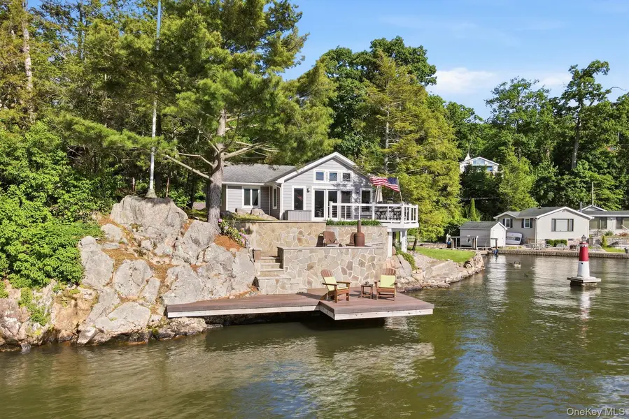 53 Shore AVE, Greenwood Lake, NY 10925