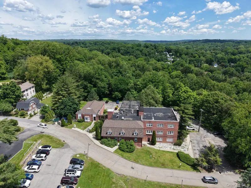2 Stowe ST, Peekskill, NY 10566