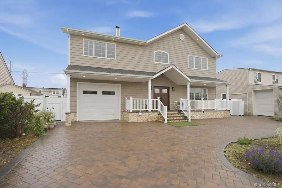 3563 Raven ST, Levittown, NY 11756