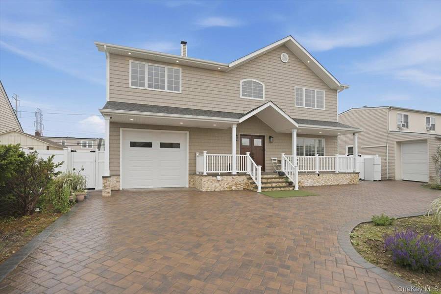 3563 Raven ST, Levittown, NY 11756