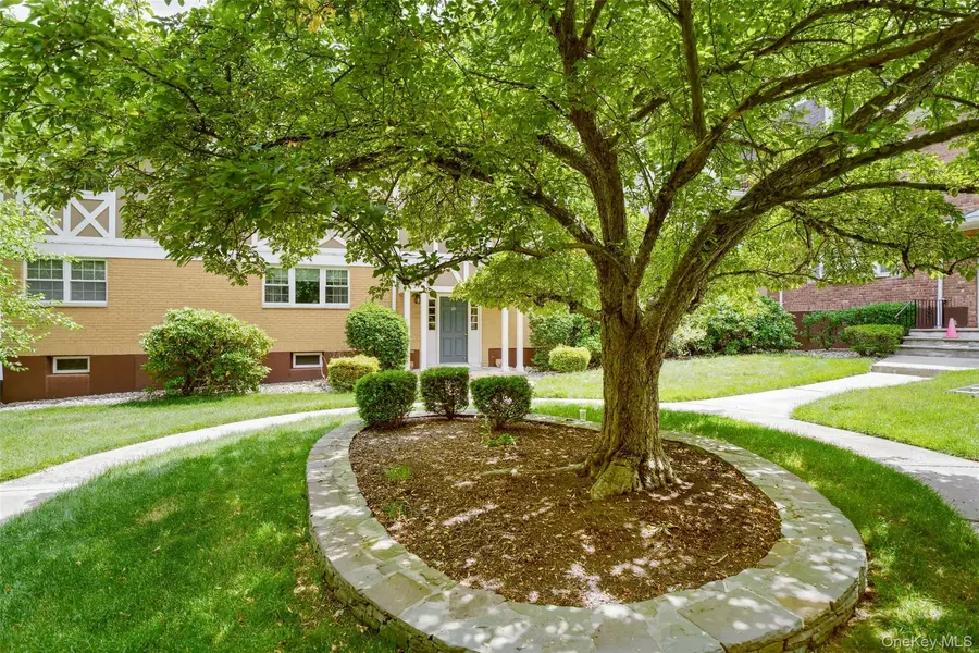 35 Milford LN #X8, Suffern, NY 10901