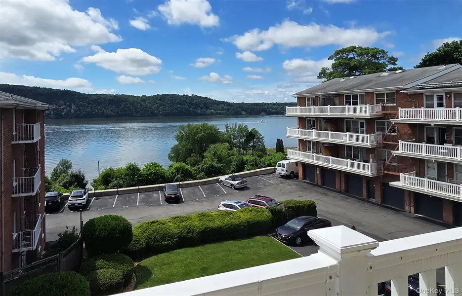 51 Maple AVE #3B, Hastings-on-hudson, NY 10706