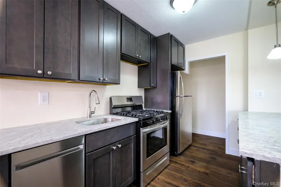 2550 Olinville AVE #6K, Bronx, NY 10467