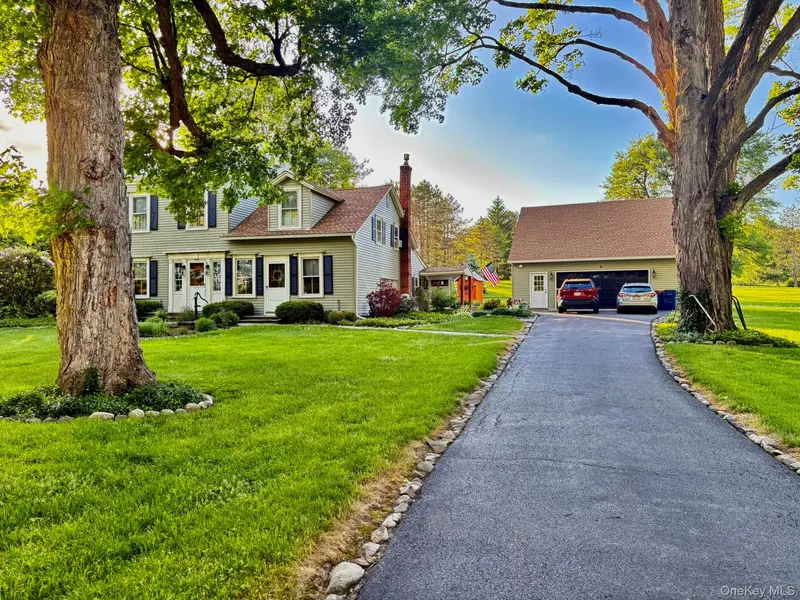 2303 Salt Point TPKE, Clinton Corners, NY 12514