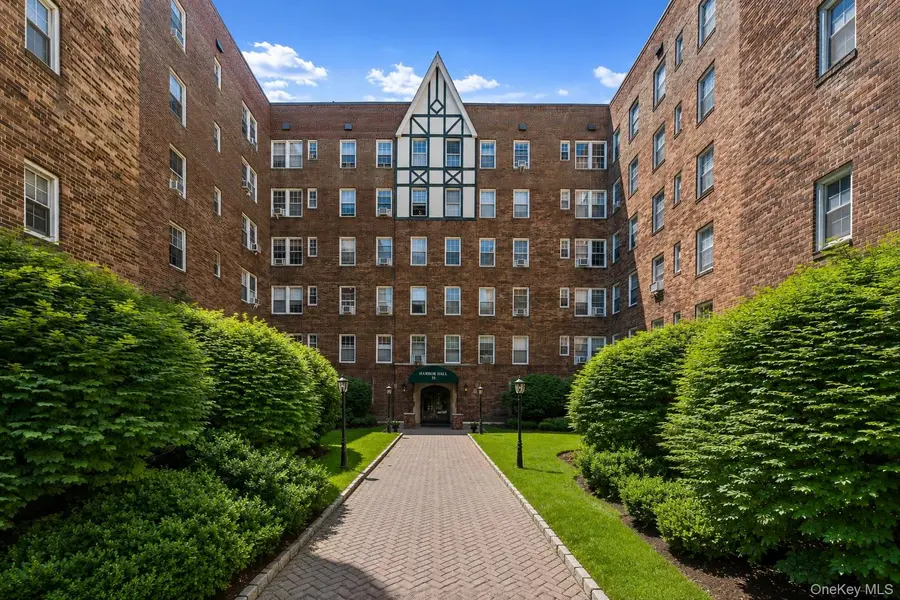 25 Parkview AVE #2E, Bronxville, NY 10708