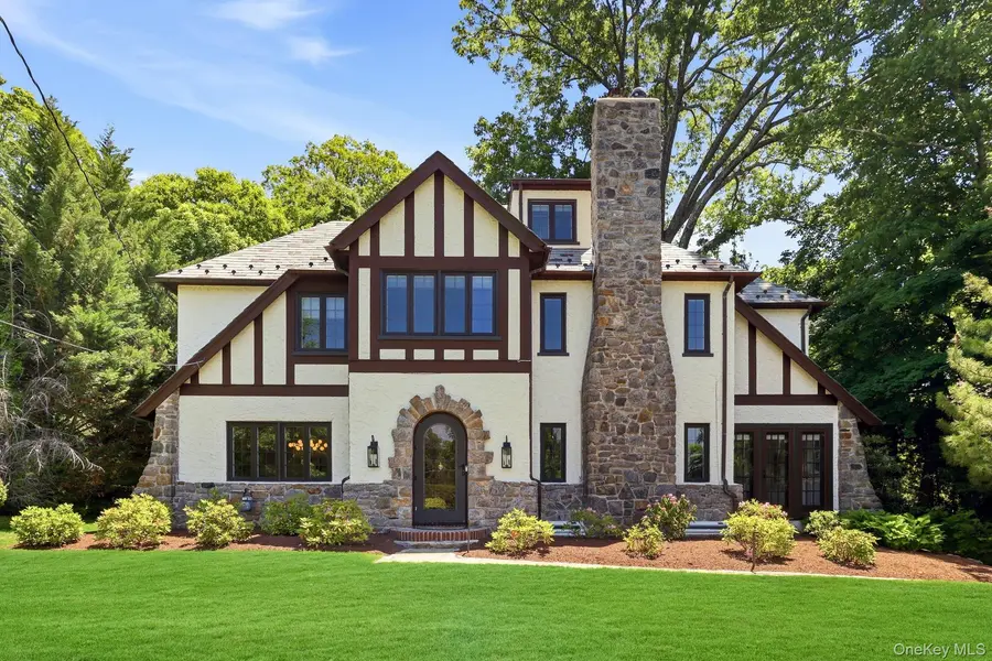 6 Montrose RD, Scarsdale, NY 10583