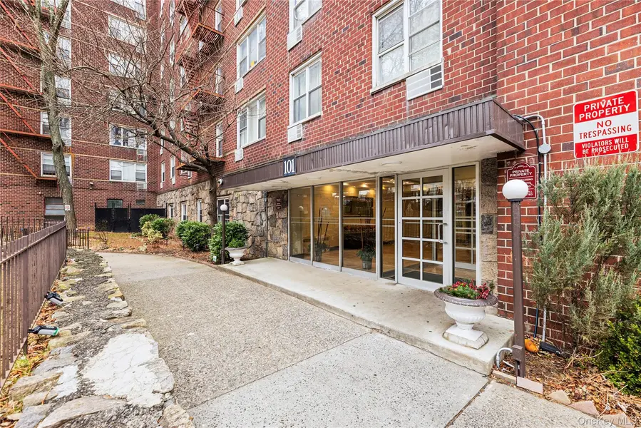 101 Highland AVE #4R, Yonkers, NY 10705