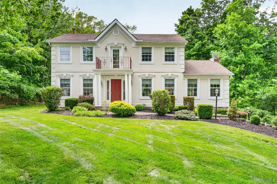 7 Pellbridge DR, Hopewell Junction, NY 12533