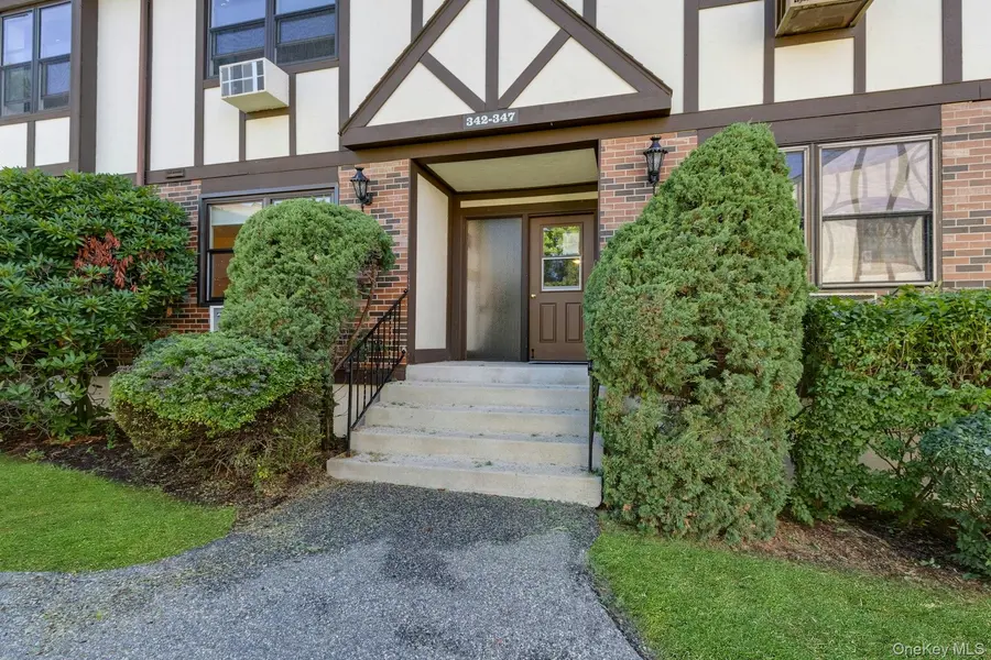 342 Sierra Vista LN #342, Valley Cottage, NY 10989