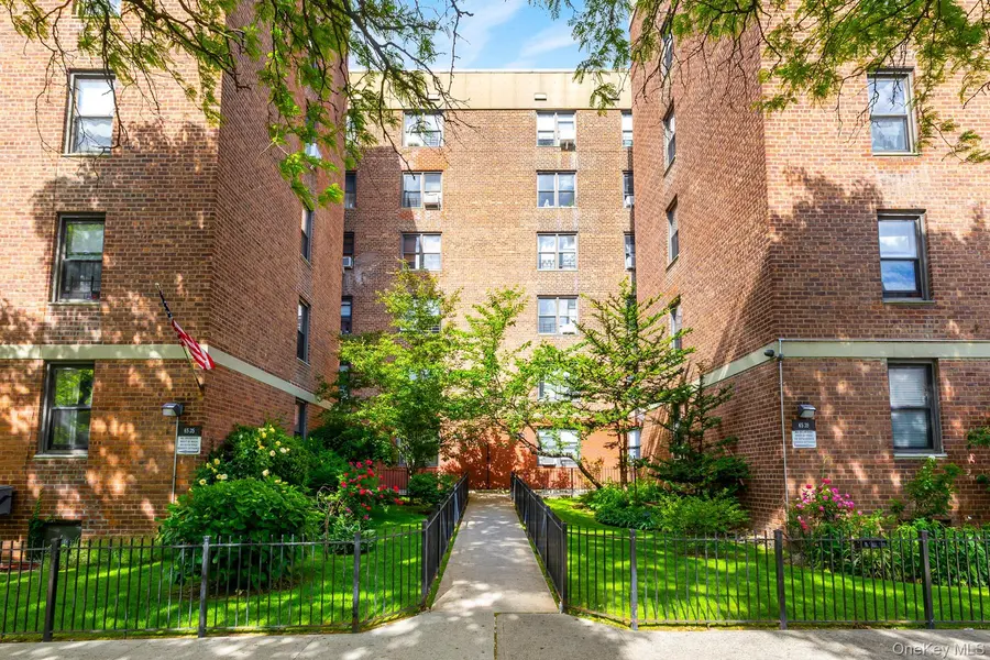 65-35 108 ST #D5, Forest Hills, NY 11375