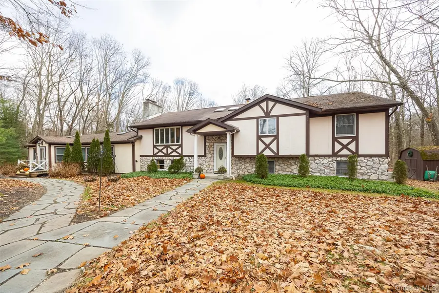 4 Kilmer RD, Hyde Park, NY 12538