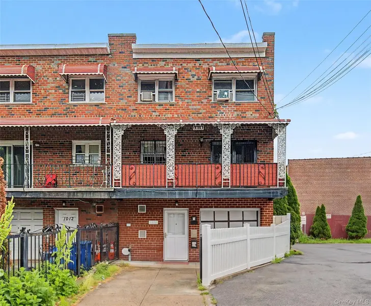 1010 E 233rd ST, Bronx, NY 10466