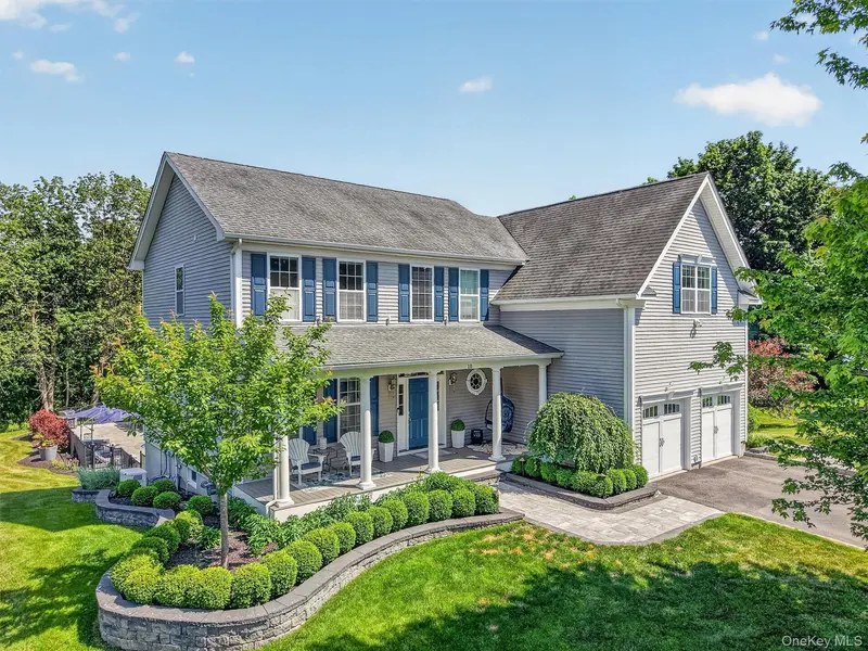 10 Sandlewood CIR, Hopewell Junction, NY 12533