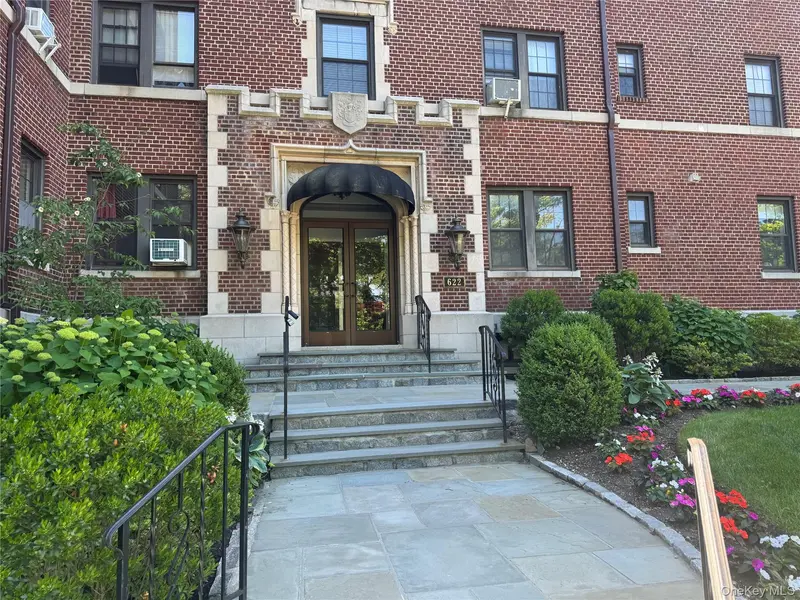 622 Pelhamdale AVE #36, Pelham, NY 10803