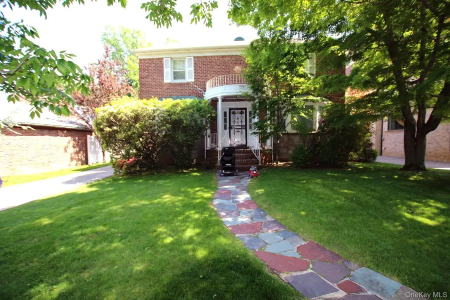 18714 Aberdeen RD, Jamaica Estates, NY 11432