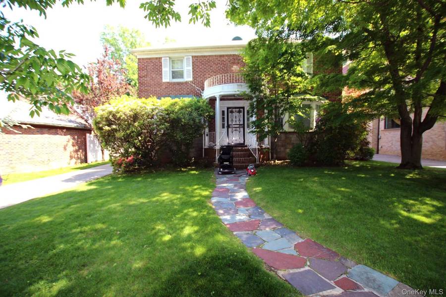 18714 Aberdeen RD, Jamaica Estates, NY 11432