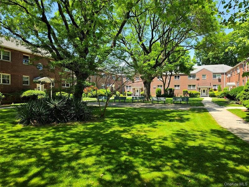 88-27 Shore Parkway #25, Howard Beach, NY 11414