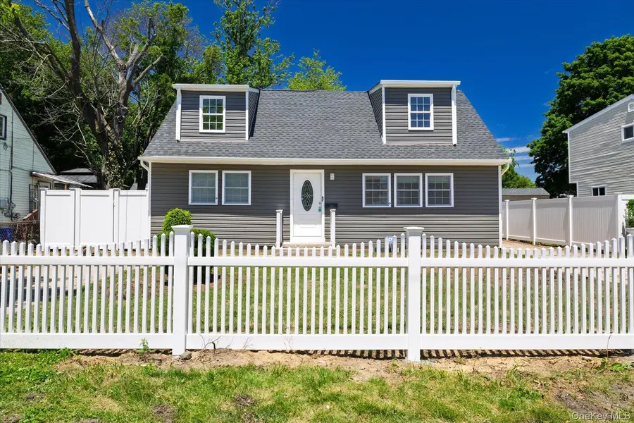 27 New AVE, Wyandanch, NY 11798