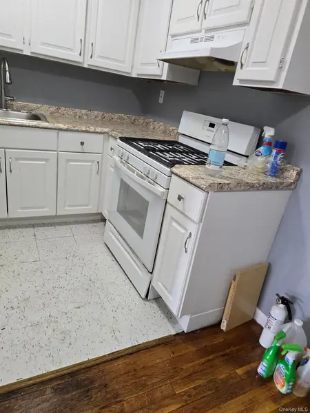 3238 Ely Ave, Bronx, NY 10469