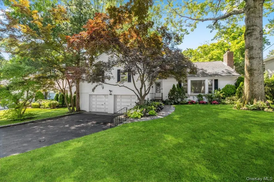 193 Rogers DR, Scarsdale, NY 10583