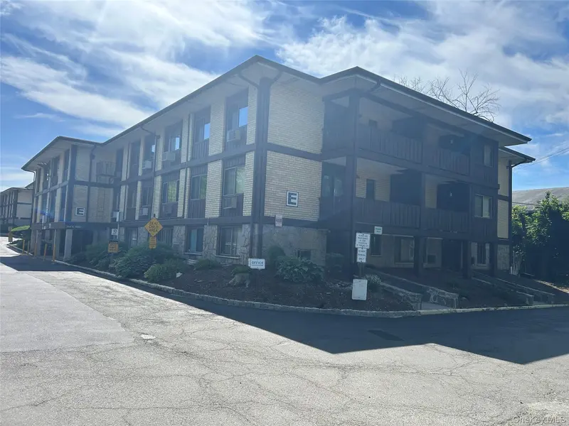 254 N.Main ST #E-4, Spring Valley, NY 10977