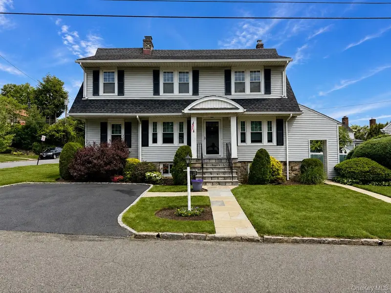118 Gaylor RD, Scarsdale, NY 10583
