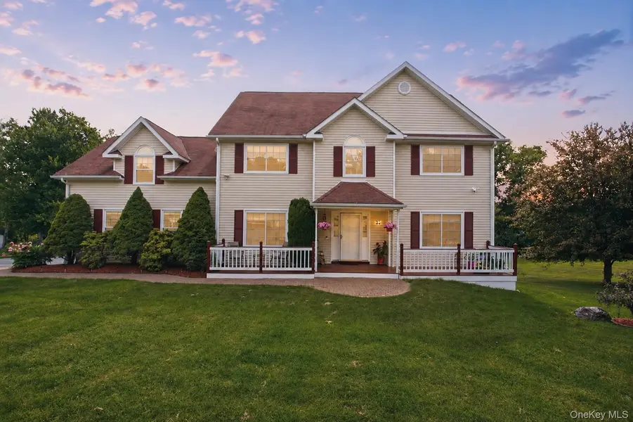 33 Gabriels PATH, Poughquag, NY 12570