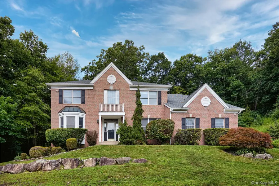 23 Cedar DR, Tuxedo Park, NY 10987