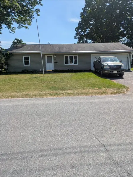 15 Kalina DR, Saugerties, NY 12477