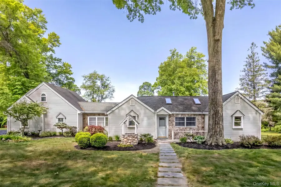 18 Military LN, Gardiner, NY 12525