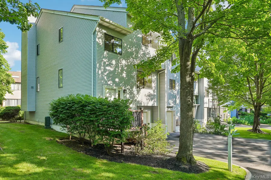 12 Evan CT, Nanuet, NY 10954