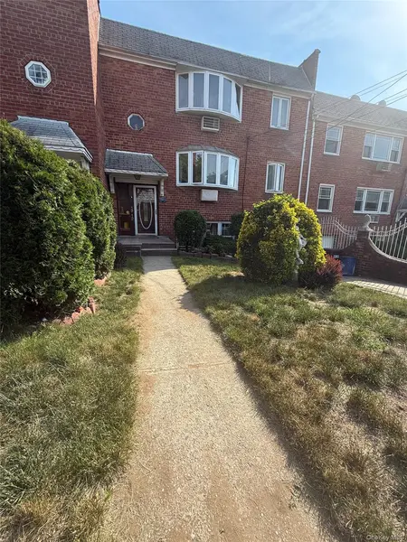 89-12 Desarc RD, Ozone Park, NY 11417