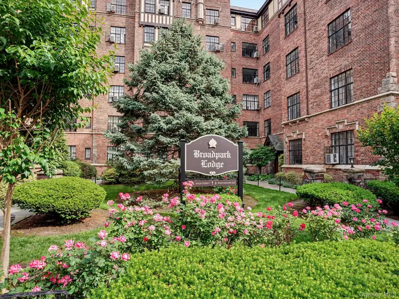 2 Westchester AVE #4J, White Plains, NY 10601