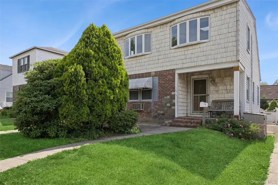 85-16 248th ST, Bellerose, NY 11426