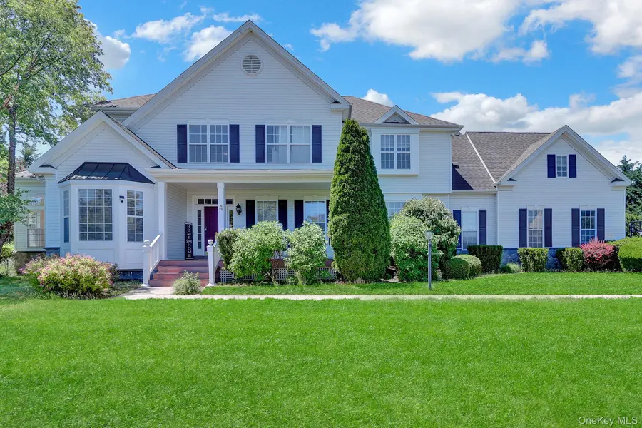 66 Canterbury DR, Wading River, NY 11792