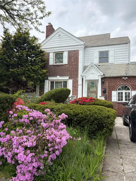 6240 Cromwell CRES, Rego Park, NY 11374
