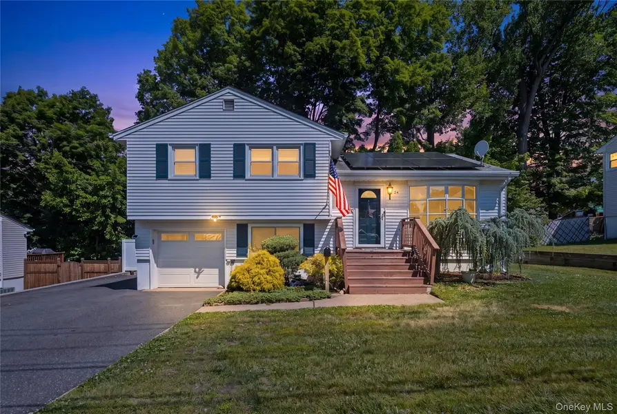 24 Maplewood BLVD, Suffern, NY 10901