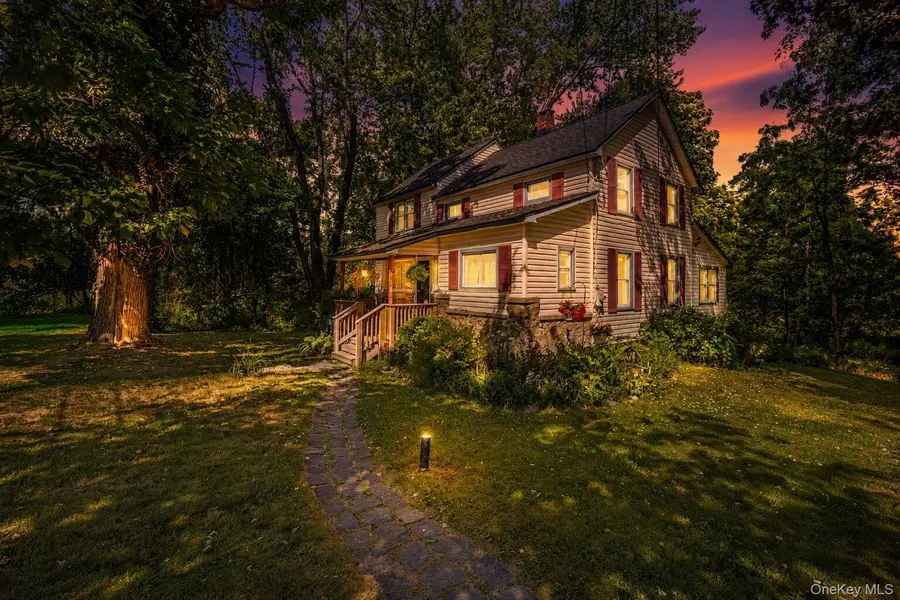 138 Ohioville RD, New Paltz, NY 12561