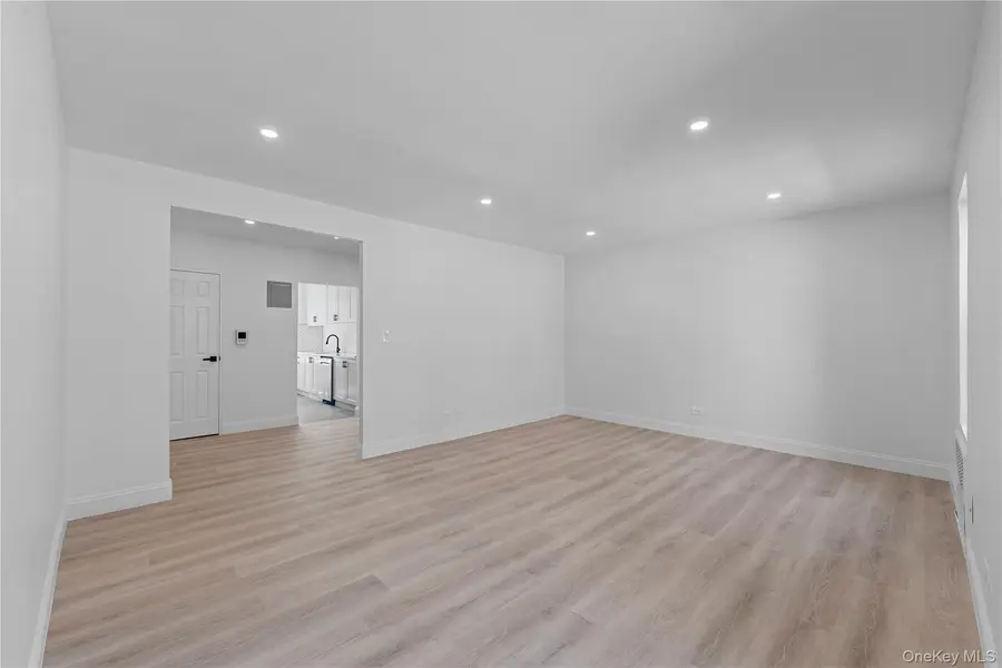 37-20 87th ST #2F, Jackson Heights, NY 11372
