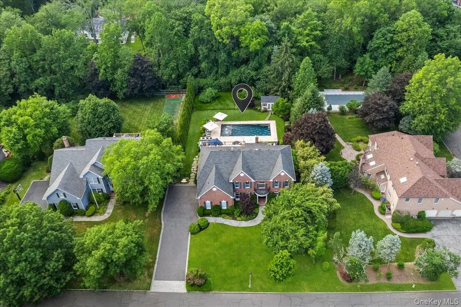 32 Rolling Ridge RD, White Plains, NY 10605