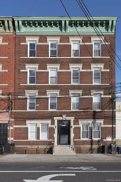 36-05 Vernon BLVD, Long Island City, NY 11106