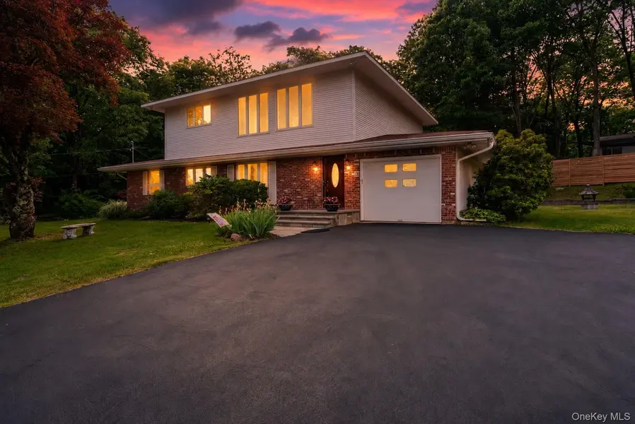 27 Margaret RD, Monroe, NY 10950
