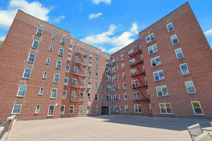 1 Hawley TER #2A, Yonkers, NY 10701