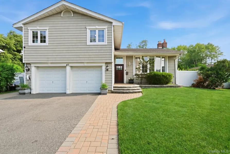 47 Orange DR, Jericho, NY 11753