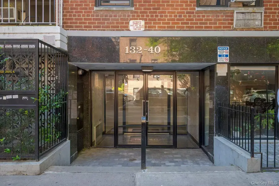 13240 Sanford AVE #3R, Flushing, NY 11355